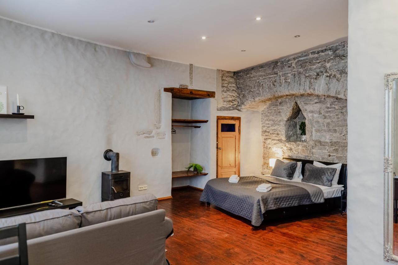 Dream Stay - Old Town City Wall Studio Apartment 塔林 外观 照片